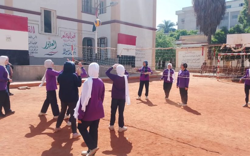 محافظ أسيوط يؤكد تقديمه لكافة سبل الدعم الممكنة لتحسين وتطوير الأداء بالمنظومة التعليمية