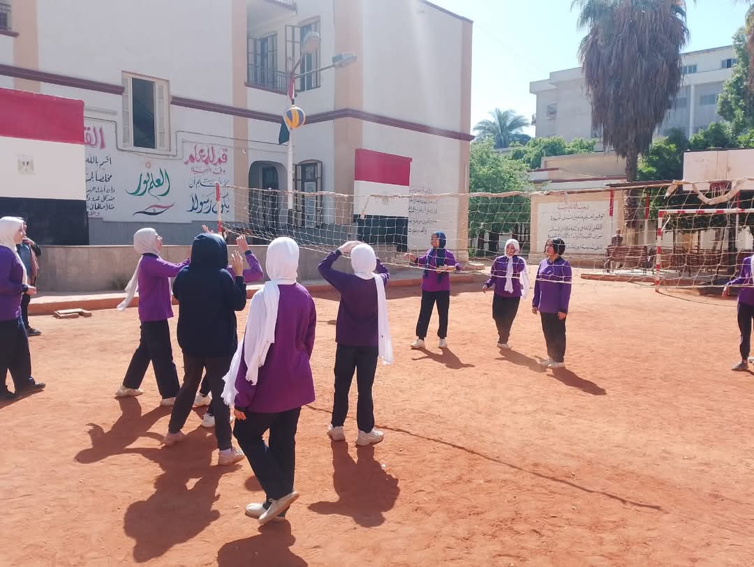 محافظ أسيوط يؤكد تقديمه لكافة سبل الدعم الممكنة لتحسين وتطوير الأداء بالمنظومة التعليمية