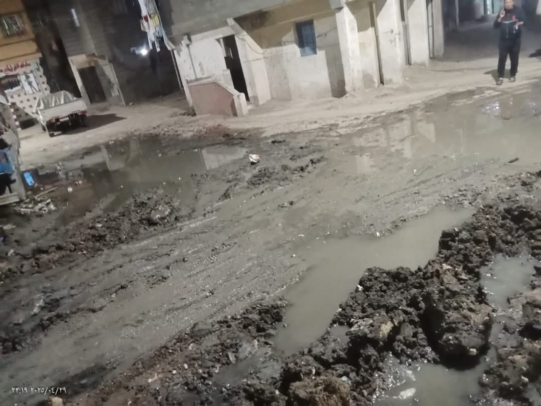 محافظ كفرالشيخ يوجه بإصلاح فوري لخط مياه الشرب بعزبة عمرو بمطوبس