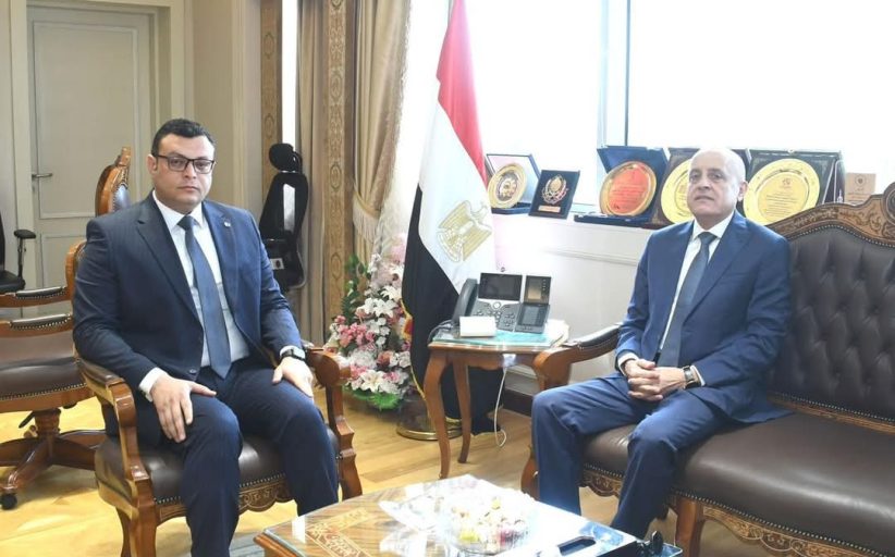 وزير الإسكان يستقبل محافظ الأقصر لمتابعة مشروعات مبادرة 