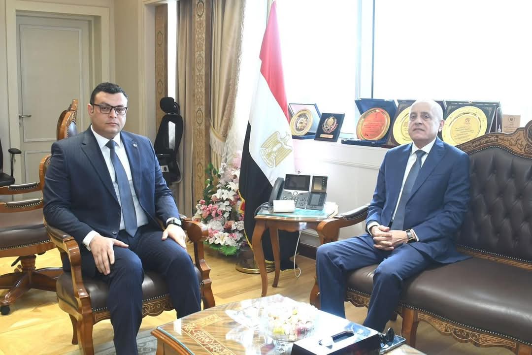 وزير الإسكان يستقبل محافظ الأقصر لمتابعة مشروعات مبادرة 