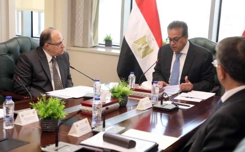 وزير الصحة يعقد اجتماعًا لمناقشة الموارد المالية لصندوق مواجهة الطوارئ الطبية والأمراض