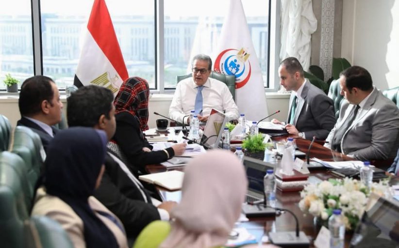 عبدالغفار يؤكد على أهمية توجيه الاستثمارات نحو المجالات التي تخدم احتياجات المواطنين الصحية