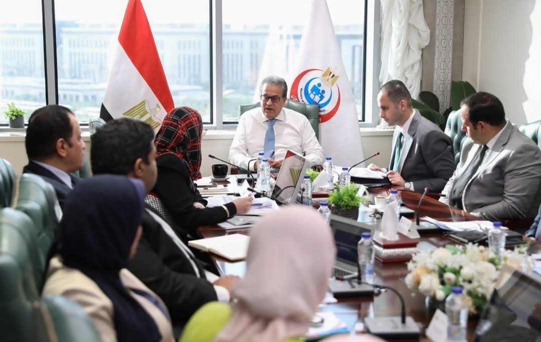 عبدالغفار يؤكد على أهمية توجيه الاستثمارات نحو المجالات التي تخدم احتياجات المواطنين الصحية