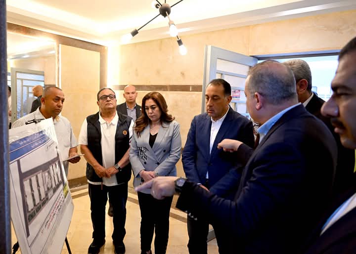 رئيس الوزراء يتفقد مشروع إسكان محدودى الدخل بالعجيزي 