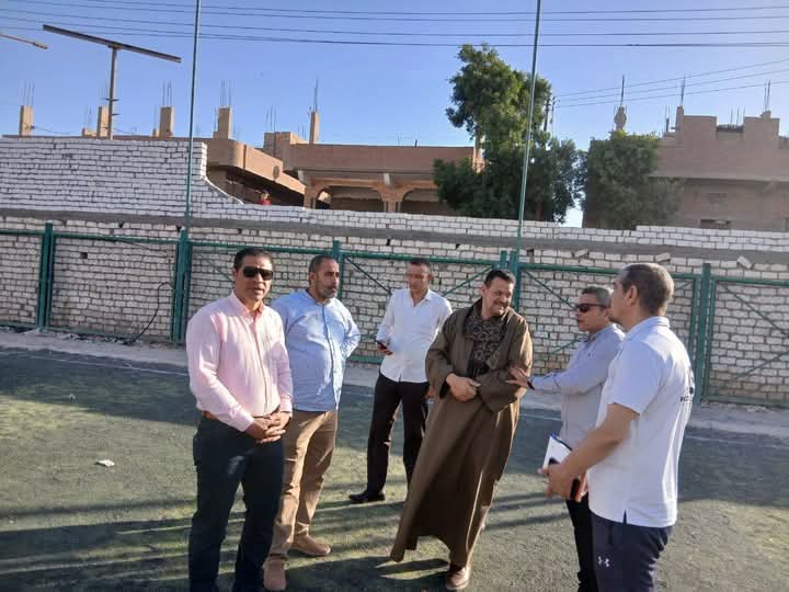 محافظ أسيوط: بدء تطوير ملعب النجيل الصناعي بمركز شباب بني رافع
