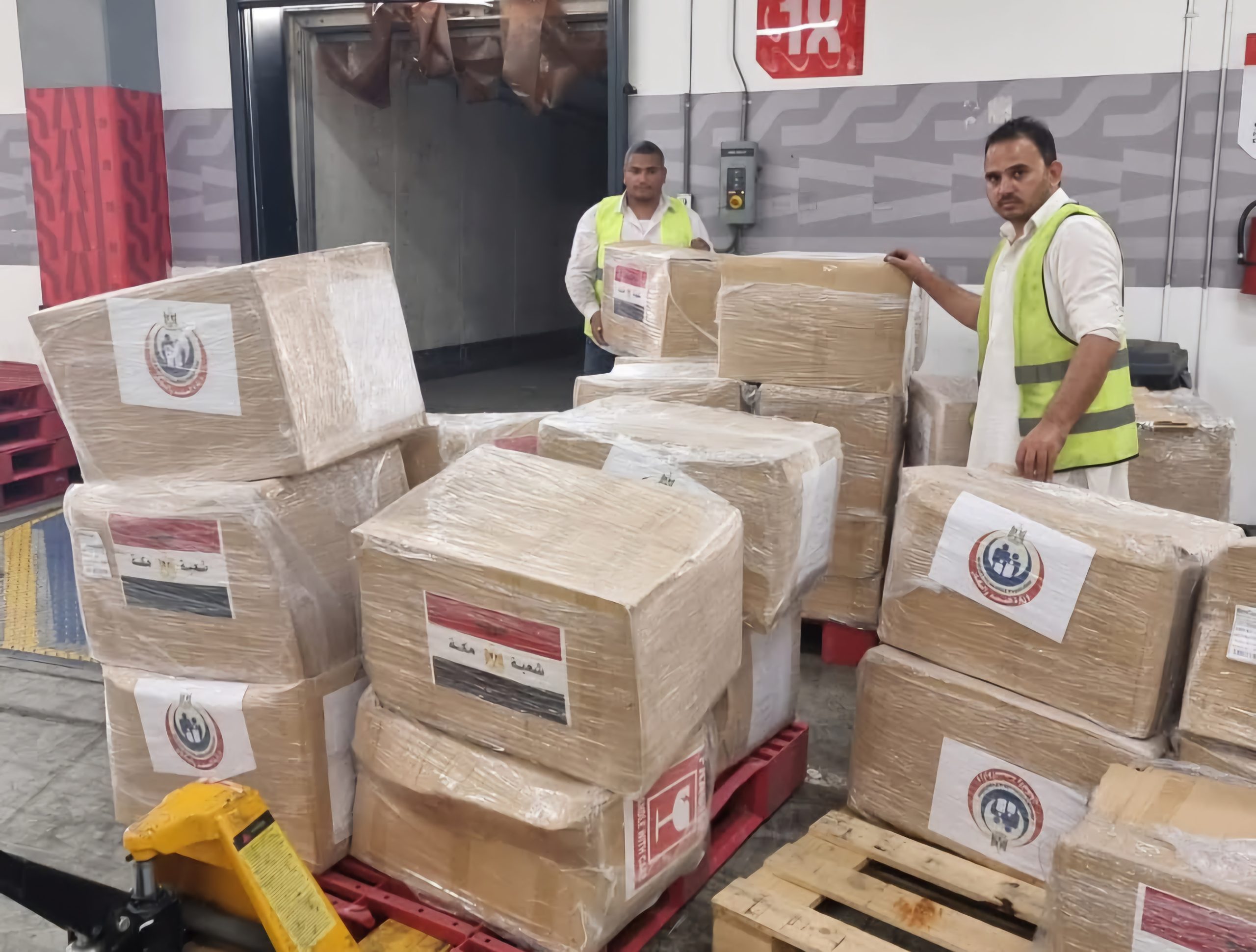 الصحة: فحص وتسلم شحنة الأدوية والمستلزمات الطبية وتجهيز 29 عيادة بمكة والمدينة لاستقبال الحجاج