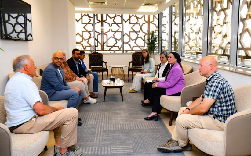 وزيرة البيئة تلتقى مع الجمعية المصرية لبحث سبل حماية مسارات الطيور المهاجرة في مصر