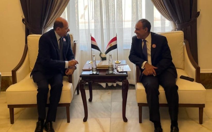 وزير الخارجية يلتقى بنظيره اليمني لبحث سبل حشد التأييد للتعافي المبكر وإعادة إعمار غزة