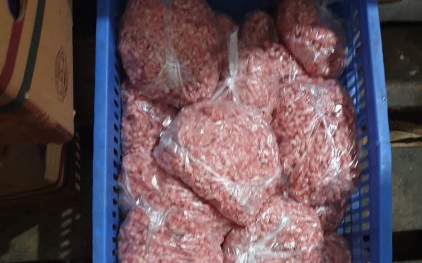 مباحث التموين بالشرقية تداهم مطعم شهير بديرب نجم وترصد مخالفاته 