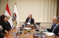 وزير قطاع الأعمال يلتقي وفدًا من 