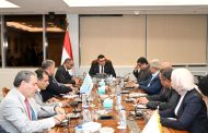وزير الإسكان يتابع الجهود المبذولة في ملف تحلية المياه