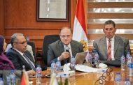 رئيس هيئة الدواء المصرية يشارك في اجتماع لجنة قطاع الدراسات الصيدلية