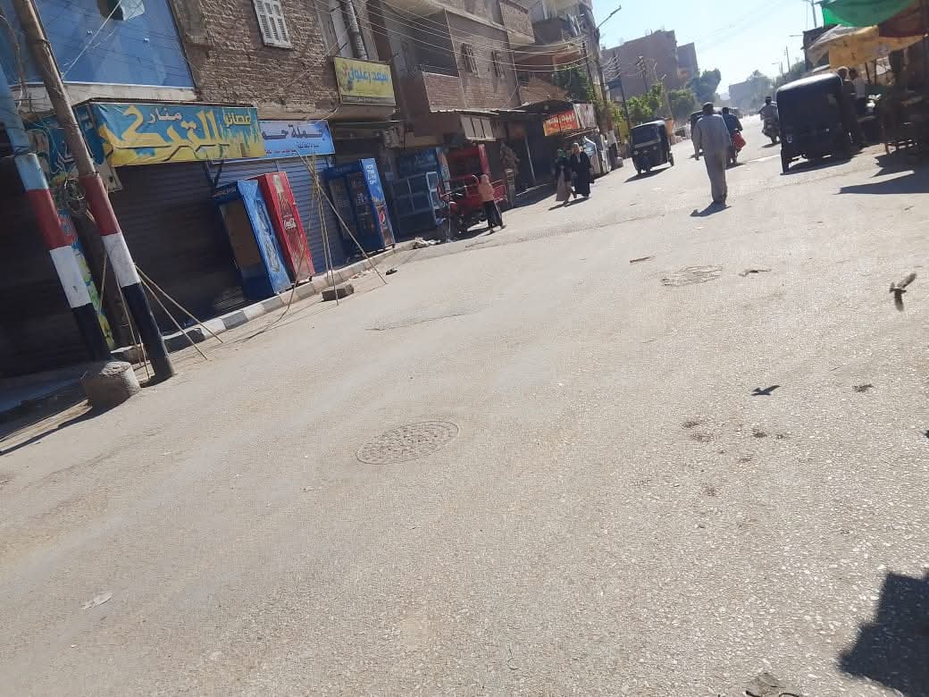 محافظ أسيوط: حملات مكثفة لإزالة إشغالات الباعة الجائلين بشارعي الجمهورية و23 يوليو 
