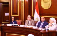 وزيرة التضامن تنظم معرض 