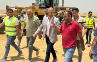 وزير الإسكان يتابع مشروعات المرافق والطرق الجارية بالتوسعات الجنوبية