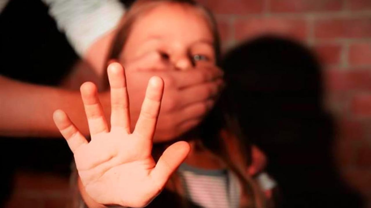 «التحرش».. صراع بين صمت الضحايا ولُئم الجاني وبطش قانون لا يتهاون