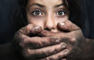 أنقذ طفلك.. أعراض يمكن أن تظهر على الطفل الذي يتعرض للتحرش وكيفية التصرف الصحيح