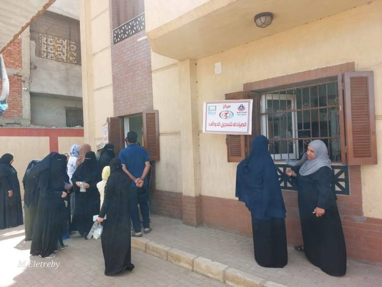 محافظ دمياط: 1409 مواطن يستفيدون من القافلة الطبية بقرية المتابعين