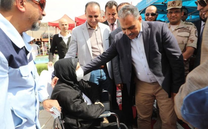 محافظ الشرقية يطلق قافلة الغندور الطبية بالعاشر من رمضان، ويضاعف العمليات المجانية للفئات الأكثر احتياجًا