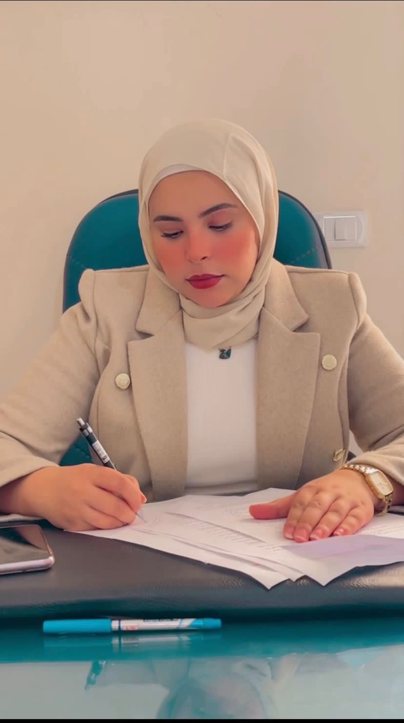 الدكتورة "منة الله إسماعيل" طبيبة نفسية