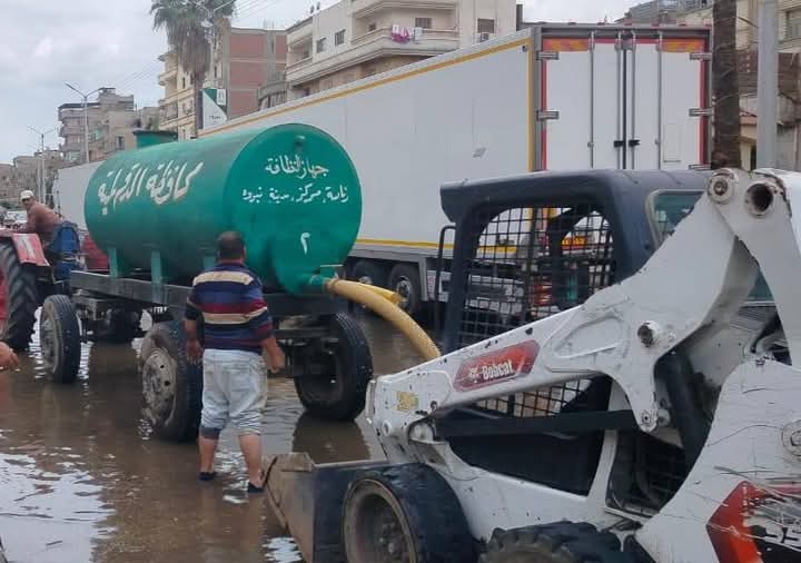 محافظ الدقهلية يقود جهود مواجهة الأمطار بتنسيق فوري لرفع تجمعات المياه وتيسير حركة المرور