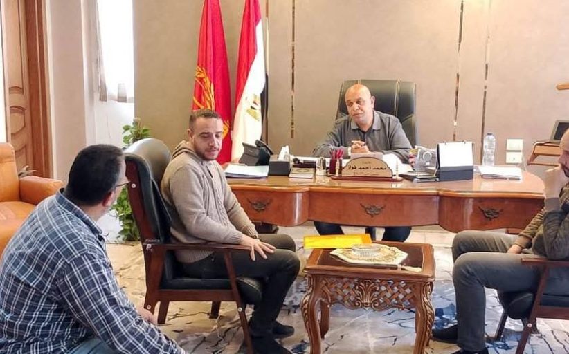 رئيس حي المناخ ببورسعيد يواصل لقاءاته الأسبوعية مع المواطنين والاستجابة الفورية