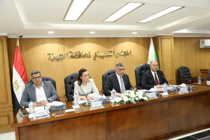 محافظ الجيزة يواصل الاستعدادات لامتحانات نهاية العام وتحسين نظافة المدارس