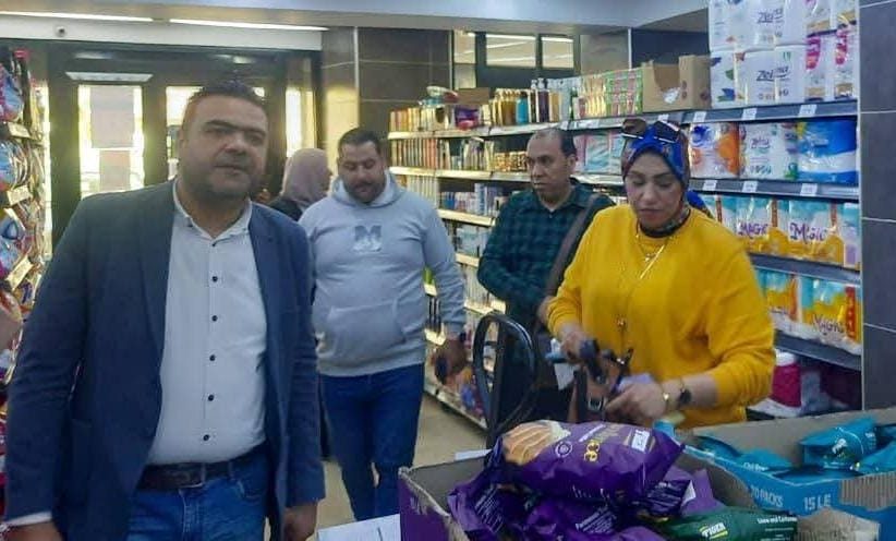 الإسكندرية تشن حملات رقابية لضبط الأسعار ومصادرة السلع الفاسدة والمنتهية الصلاحية
