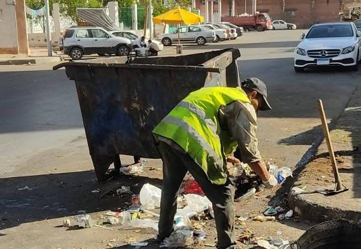 محافظ بورسعيد يوجه بتكثيف حملات النظافة بحي المناخ ضمن خطة شاملة لتحسين البيئة