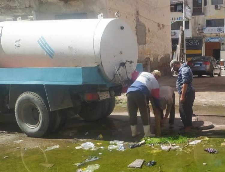 محافظ بورسعيد يوجه برفع كفاءة الخدمات وتكثيف أعمال النظافة والرصف بحي المناخ