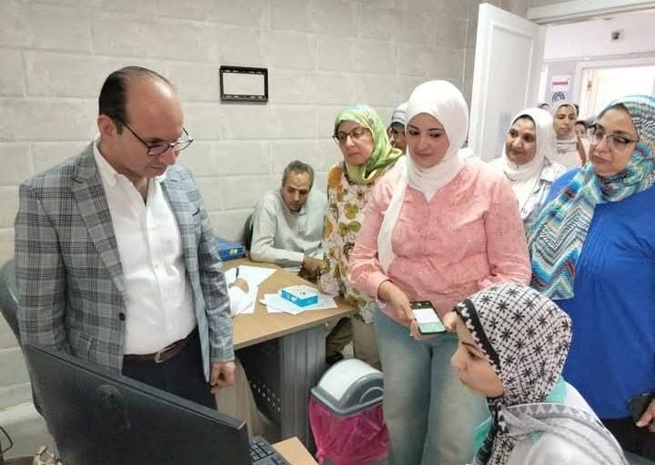 زيارة مفاجئة لرئيس صحة القاهرة لمركزي الشروق وبدر الطبيين