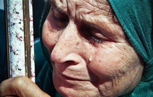 لقاءات خاصة.. حكايات أغلى الناس تُبكي دماً وأم تصرخ 