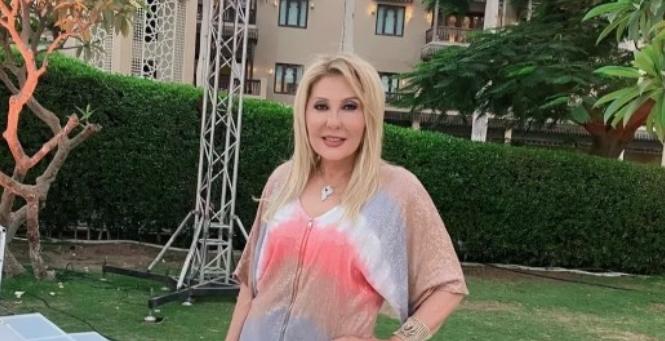 نادية الجندي تتألق بإطلالتها الساحرة عبر مواقع التواصل الاجتماعي  