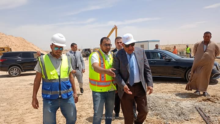 وزير الكهرباء يتفقد تنفيذ أعمال برجى عبور قناة السويس ومسار خط الربط المصرى السعودي