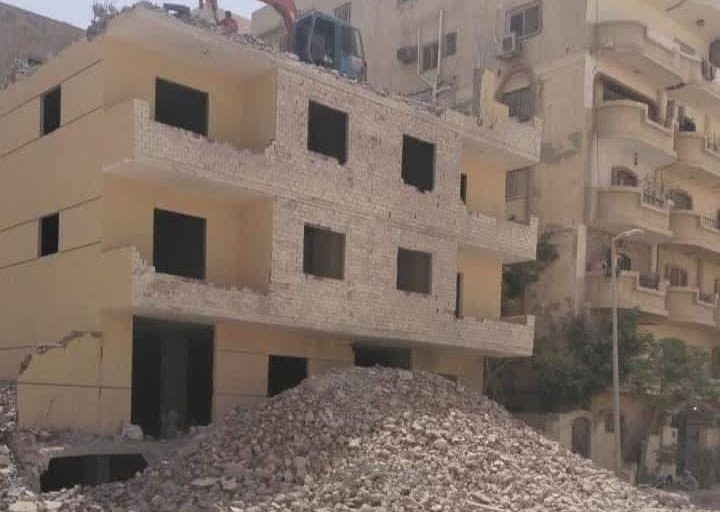 محافظ القاهرة يشدد على إزالة مخالفات البناء فورًا دون تهاون