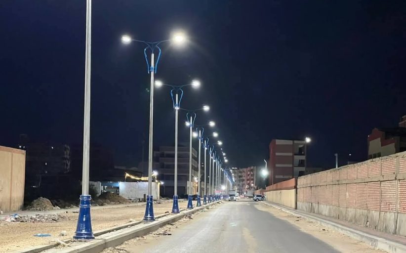 استمرار حملات النظافة، وبدء أعمال الإضاءة العامة بحي المناخ في بورسعيد