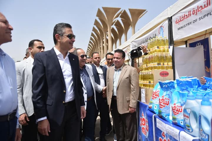 وزير التموين يفتتح سوق اليوم الواحد بالقاهرة