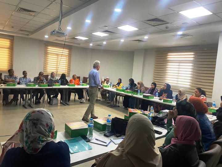 محافظ أسوان يؤكد أهمية التوعية بحقوق الإنسان وتحقيق العدالة المجتمعية
