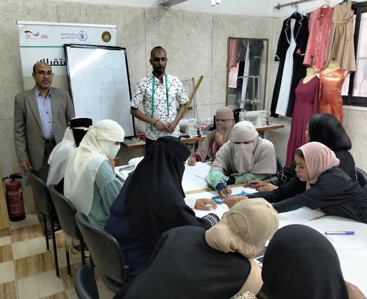 محافظ أسوان يتابع جهود مديرية العمل لتنفيذ برامج تدريبية مجانية ضمن مبادرة مهنتك مستقبلك