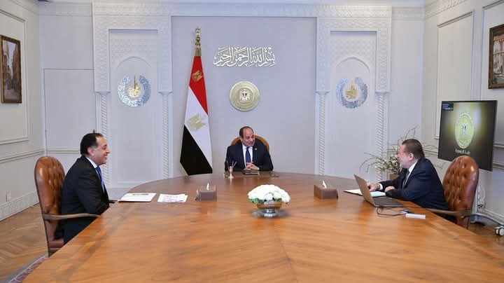 السيسي يوجه بضرورة مواصلة العمل المكثف لتوفير الظروف الملائمة لجذب مزيد من الإستثمارات الأجنبية