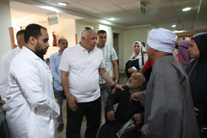 محافظ الوادي الجديد يفاجئ التأمين الصحي، ويوجه بتحسين الخدمات الطبية