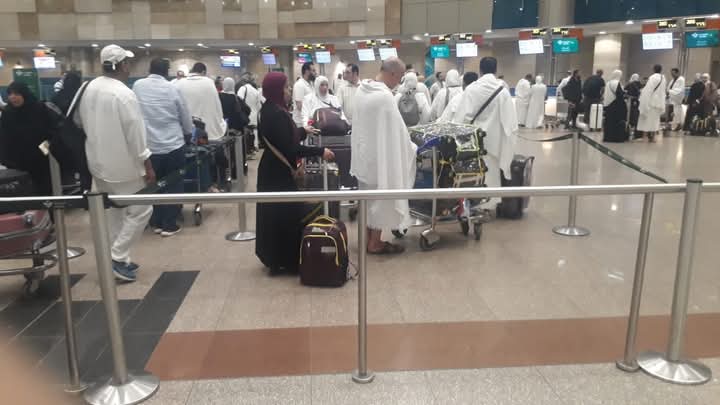 وصول جميع حجاج السياحة المصريين إلى الأراضي المقدسة بالمملكة العربية السعودية 