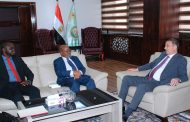 فاروق يبحث مع خبيرين دوليين تعزيز استراتيجيات التنمية الزراعية والأمن الغذائي