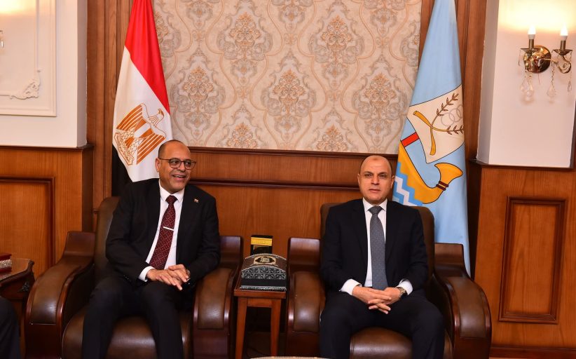 وزير العمل يلتقى محافظ كفر الشيخ لبحث تفعيل سُـبل التعاون في الملفات المشتركة