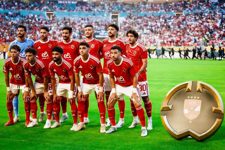 نجم الأهلي يغادر بعثة الفريق إلى القاهرة لاستكمال علاجه
