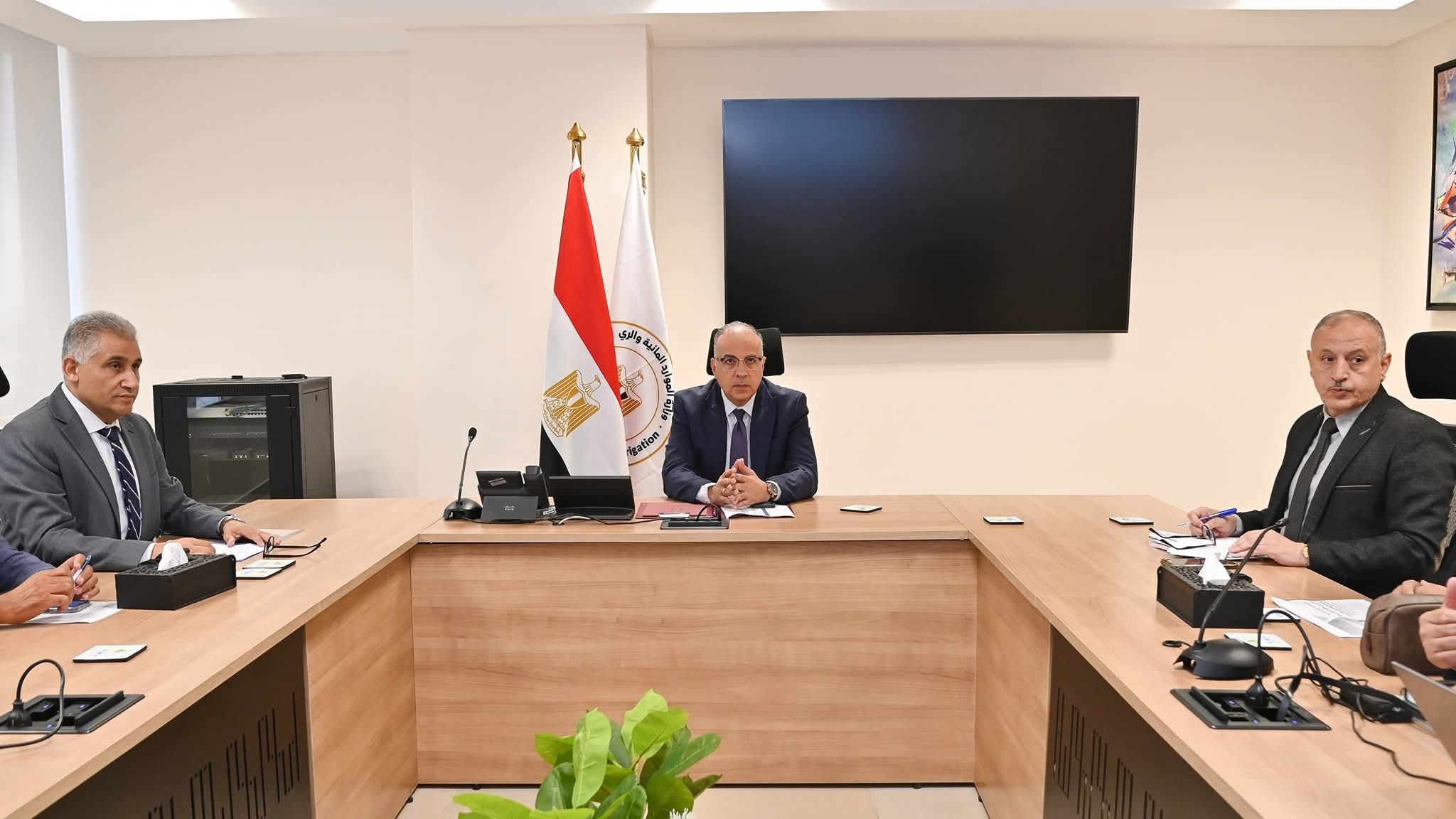 وزير الري يتابع حالة المنظومة المائية بمحافظة الجيزة