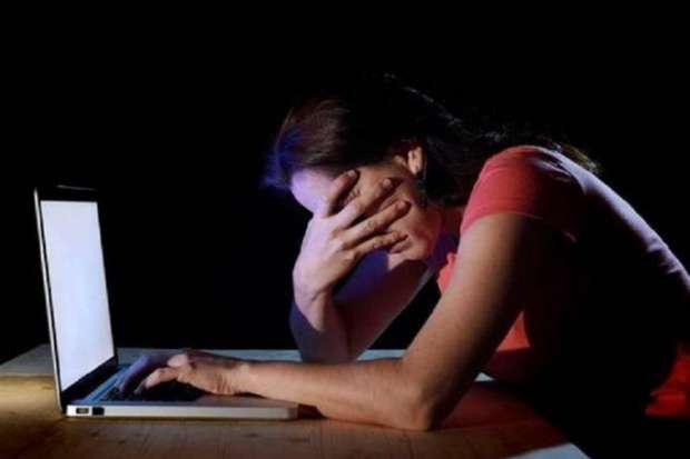 «الإبتزاز الالكتروني».. كابوس العصر والشبح الخفي الذي يهدد الجميع