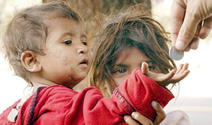 مابين السجن والرعاية.. استغلال الأطفال في التسول جريمة يصرخ لها المجتمع