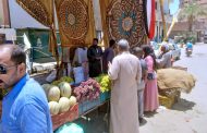 محافظ سوهاج يوجه بمد سوق أخميم حتى أول أيام العيد